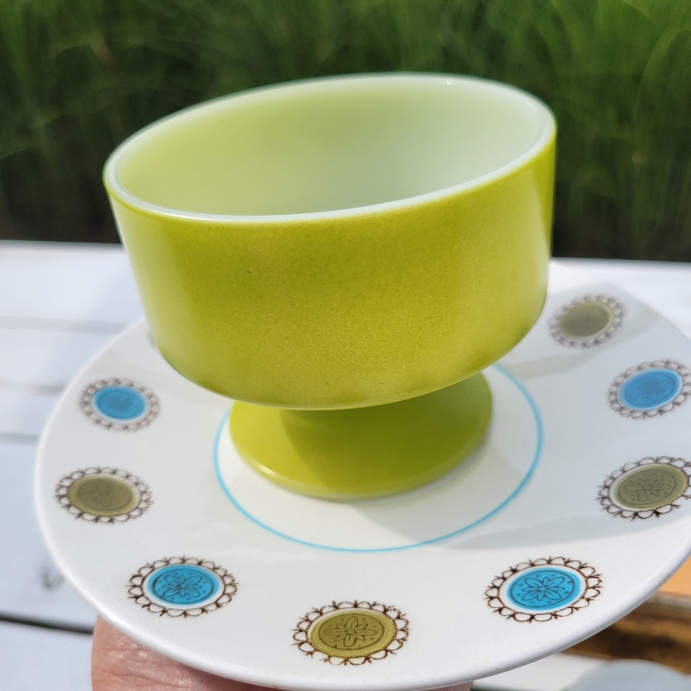 Mikasa Focus-Shape Zombie Saucers (2) Pattern #2028-8? Japan Green Blue Flowers - Picture 6 of 15
